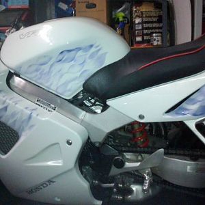 1998 VFR New paint job LFT SIDE