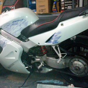 1998 VFR New paint job SIDE