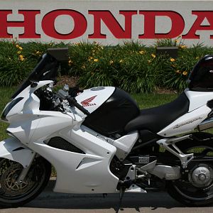 Honda Parts Warehouse, Davenport IA, 2006 Pearl White VFR