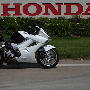 Honda Parts Warehouse, Davenport IA, 2006 Pearl White VFR
