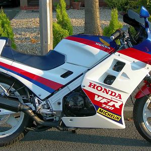 1986 UK VFR750 in US interceptor colours