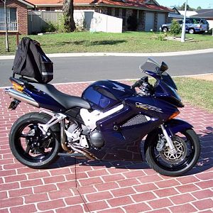 2002 VFR800