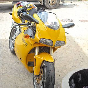 nice lines This bike weighs only 300lbs wow!!!