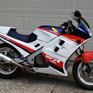 1986 VFR750F