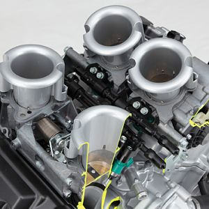 10_V4_EngineCutaway_12_lr