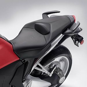 10_VFR1200F_Det31_lr