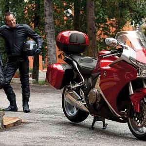 10_VFR1200F_Acc_Beauty_1_lr
