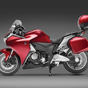 10_VFR1200F_Acc_Beauty_2_lr