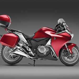 10_VFR1200F_Acc_Beauty_3_lr