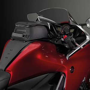 10_VFR1200F_Acc_TankBag_lr