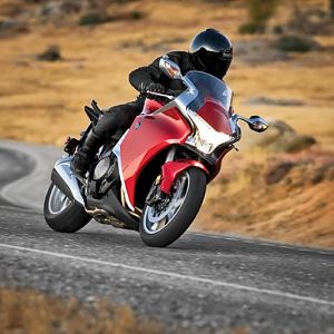 10_VFR1200F_Act14_lr