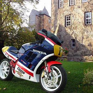 VF1000R_Castle