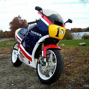 Vf1000R_front