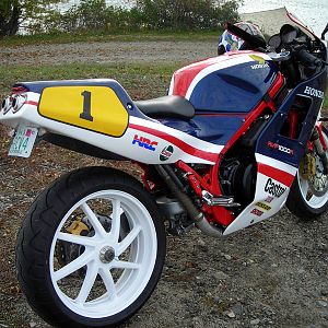 VF1000Rside