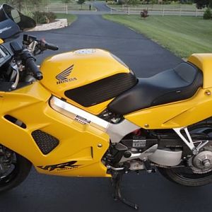 VFR800_left_1