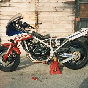 img047