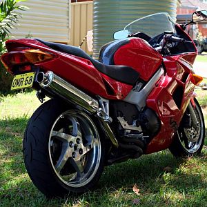2001 VFR800