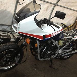 84 VF1000