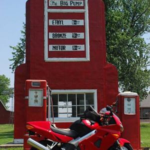 My VFR at the Big Pump, King City, MO