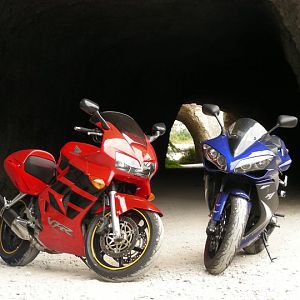 VS R1
