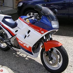 86 VFR700F