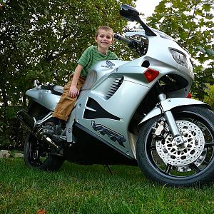 Detailed_VFR750_034