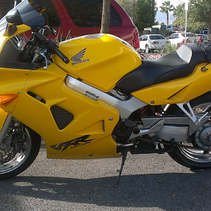 2000 VFR800