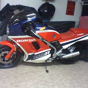 86 VF1000R