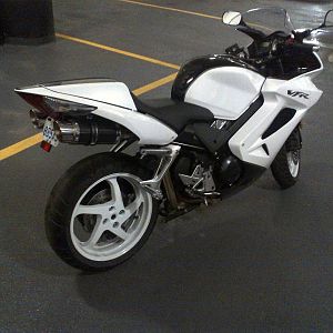 09 VFR800A