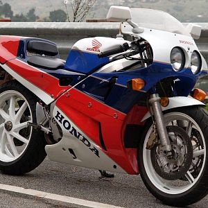 VFR750R (RC30) pure V4