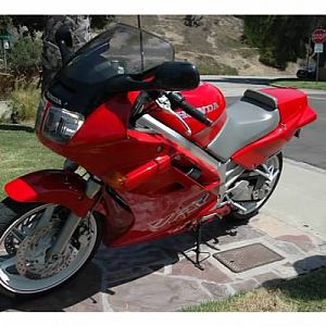 90_Honda_VFR_750F_b