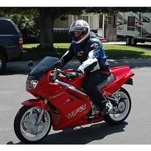90_Honda_VFR_750F_d
