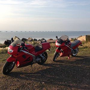 1997 and 1990 Honda VFR750F