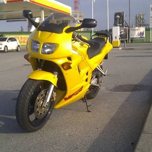 Yellow Vfr 750