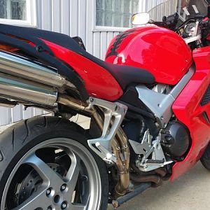 2005 VFR 800