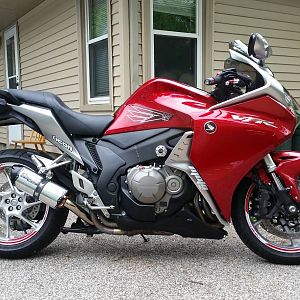 2010 VFR1200 Saddlemen Seat and Shortened Two Brothers Exhaust