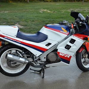 86 VFR700