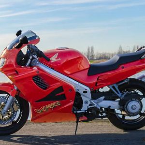 VFR 750 by the dock-1