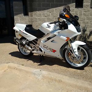 I saw this excelent VFR at RPM Cycles in Dallas, TX