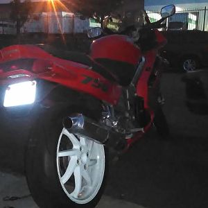 Vfr750f