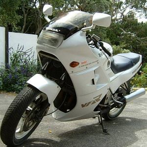 VFR 750