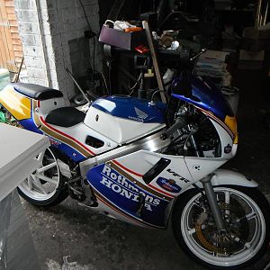 Restored VFR400 NC30