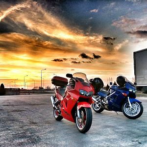 Two VFR 800 FI