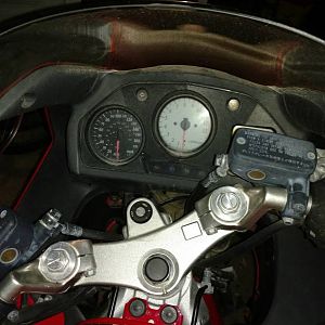 Picking up the 1999 VFR800