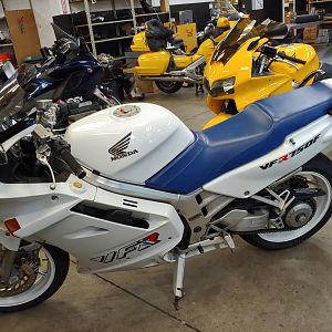 Vfr W Yellow