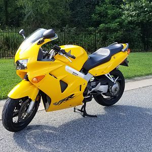 2000 HONDA VFR800F1