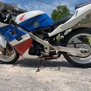 VFR700 with CBR600RR tail