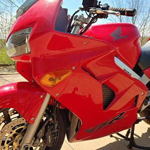 Crashcup 1999 VFR800 Red