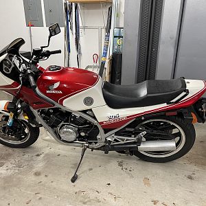 JumpCut’s VF750F