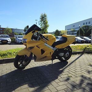 Yellow VFR800FI (3)